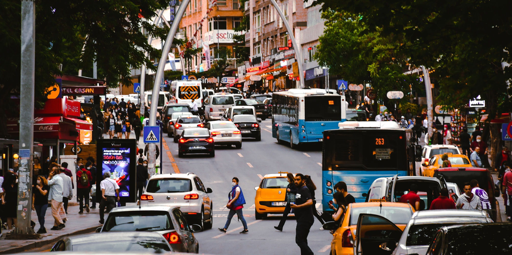 Mia Teknoloji İnovasyon Akıllı Şehirler Konseptine Yönelik Kitlesel Davranış Analizi ve Raporlama Trafik ve Kalabalık